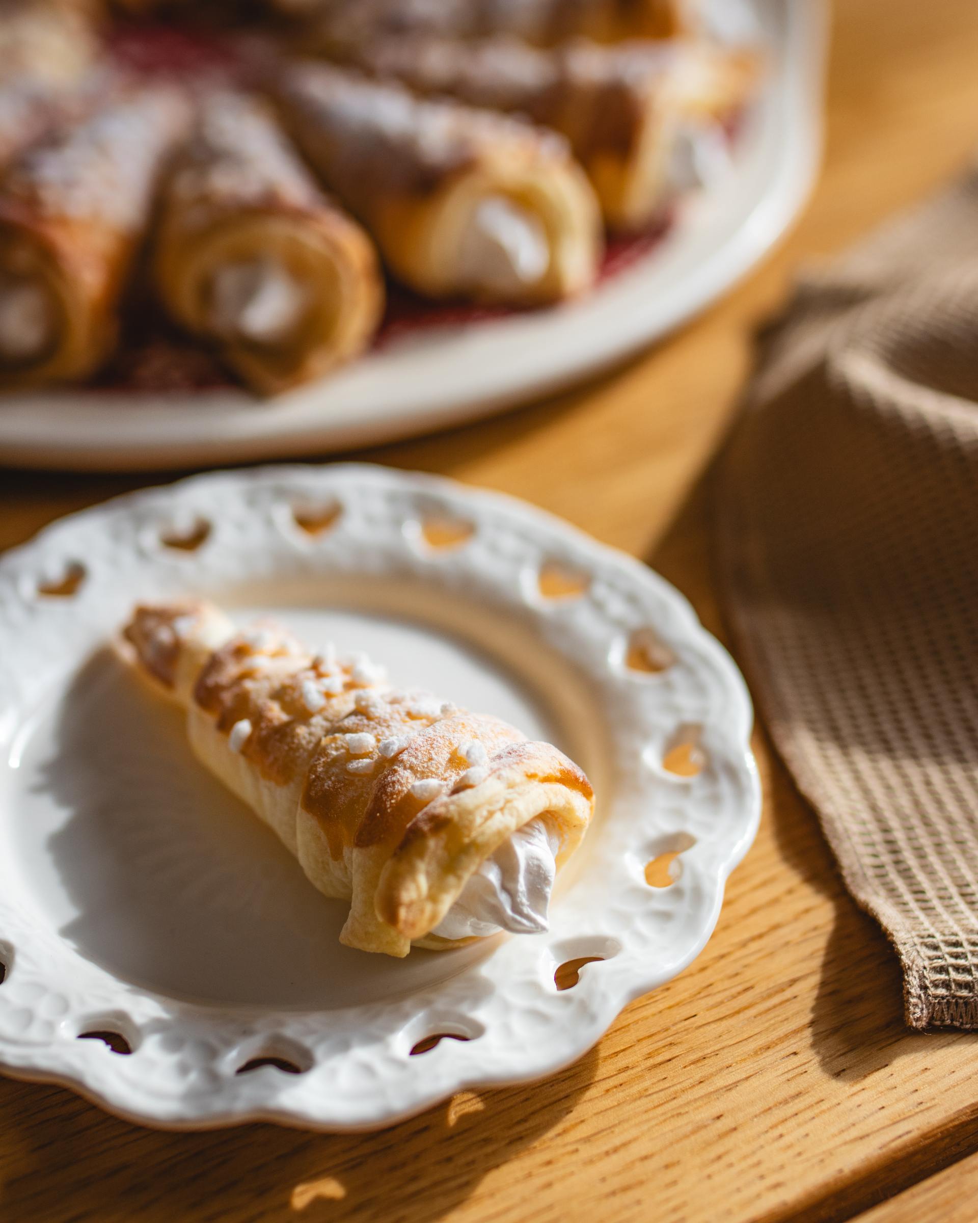 Blätterteighörnchen mit Eiweißcreme - oder auch einfach Trubochki ...