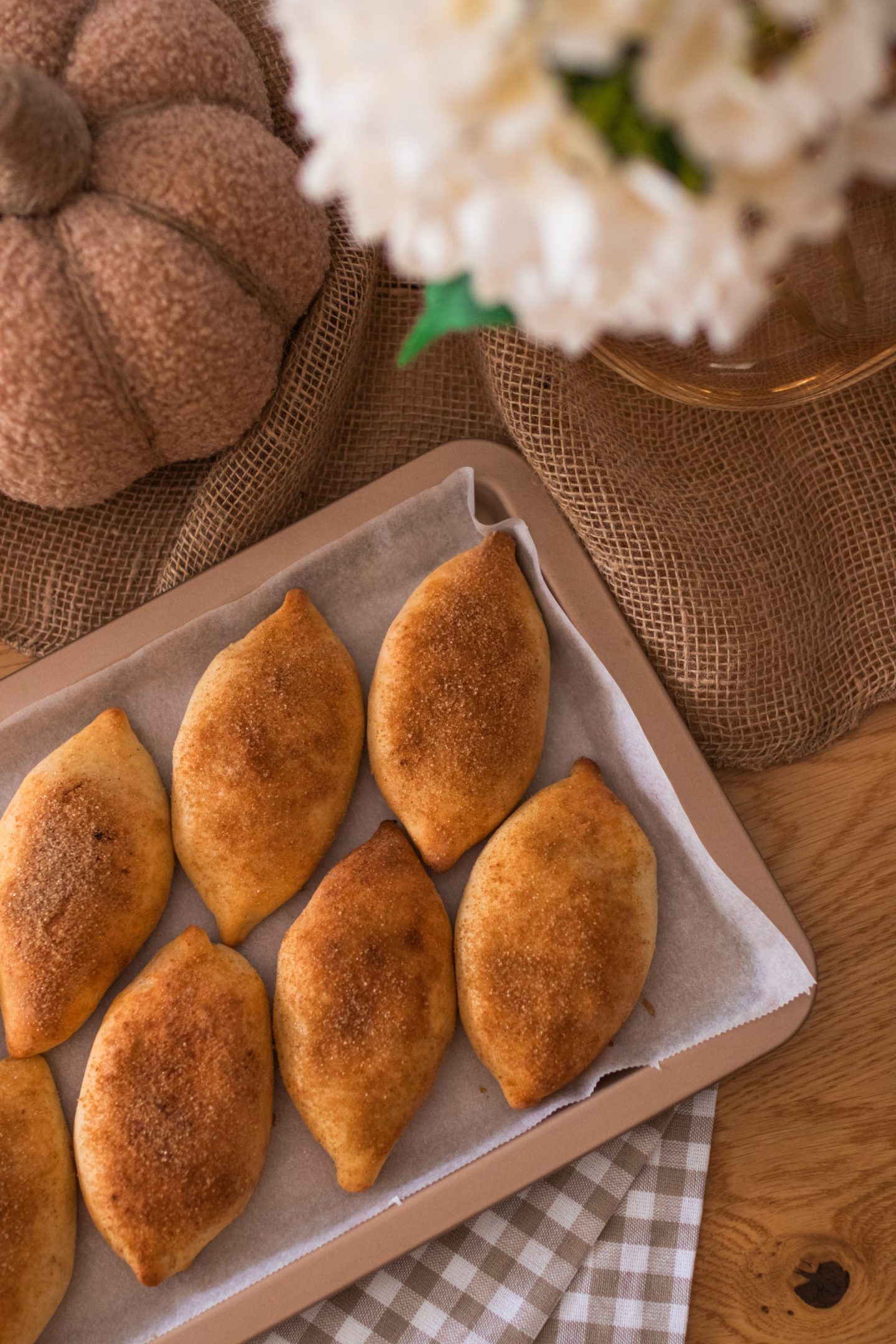 Quark-Pirozhki mit Apfel-Zimt-Füllung