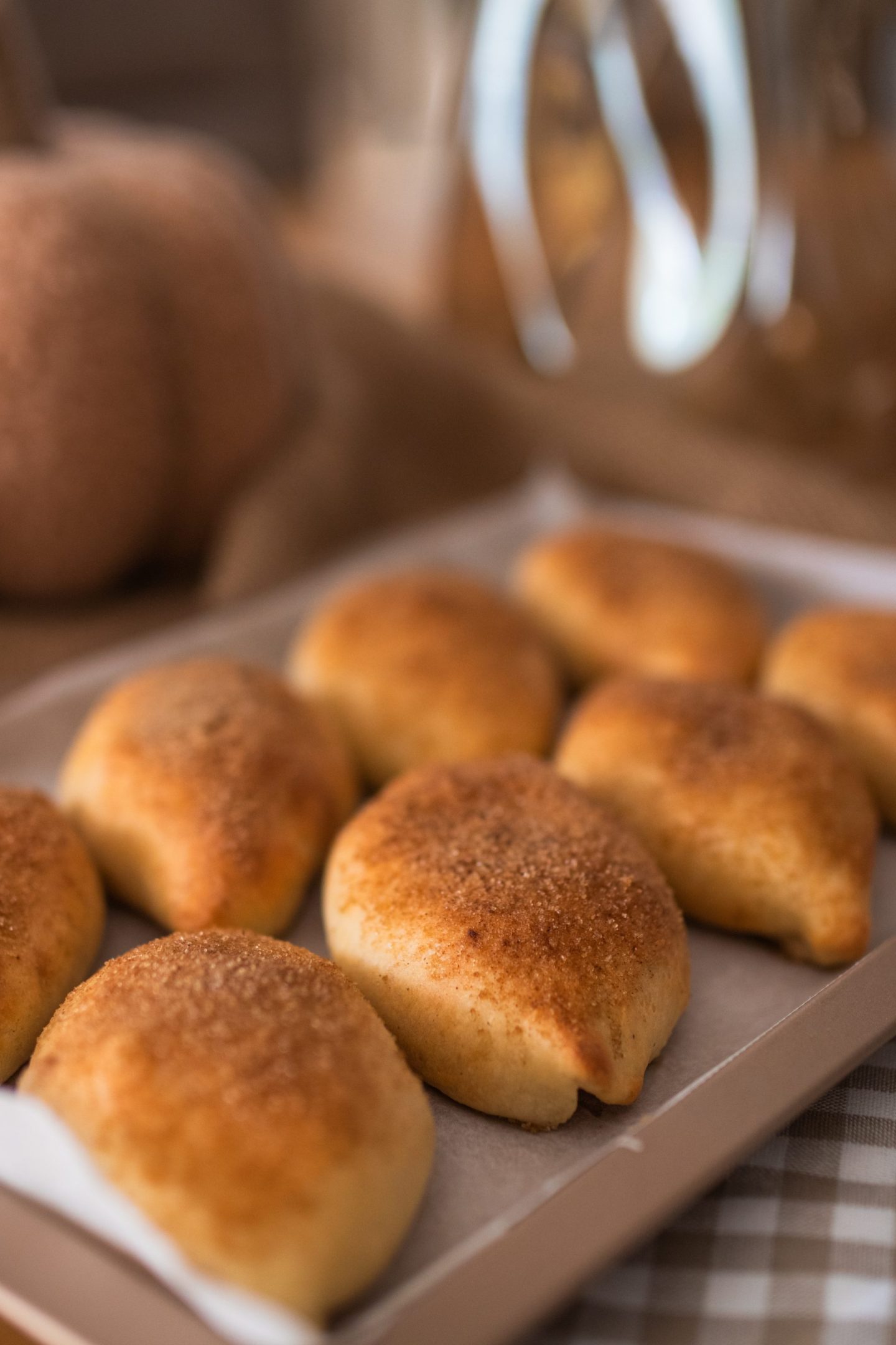 Quark-Pirozhki mit Apfel-Zimt-Füllung