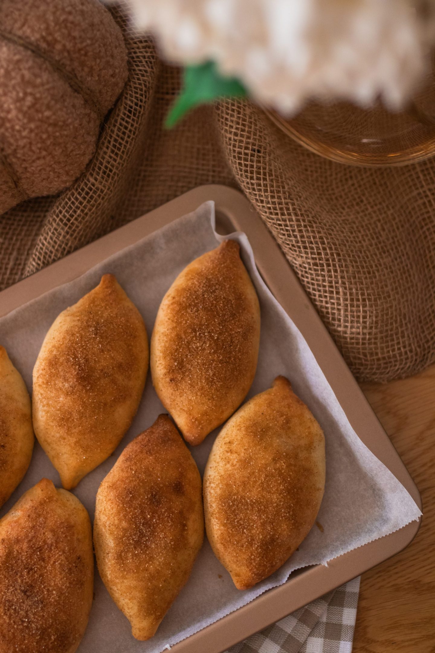 Quark-Pirozhki mit Apfel-Zimt-Füllung